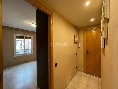 Piso con 3 habitaciones amueblado con ascensor, calefacción y aire acondicionado en Barcelona