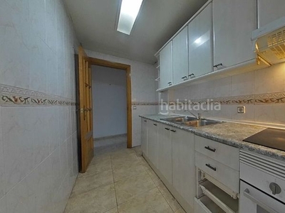 Piso con 3 habitaciones con ascensor y calefacción en Prat de Llobregat (El)