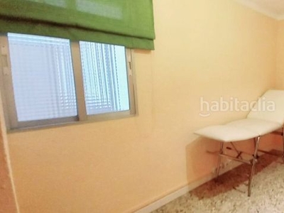 Piso con terraza cubierta en Creu Alta (3 dormitorios + 1 baño) - ascensor en Sabadell