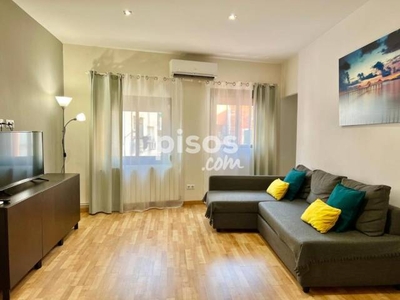 Piso en alquiler en Carrer de Calassanç Duran, 60, cerca de Carrer de Güell i Ferrer en Eixample-Sant Oleguer por 830 €/mes