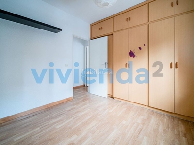 Piso en Apóstol Santiago, 63 m2, 2 dormitorios, 1 baños, 185.000 euros en Madrid