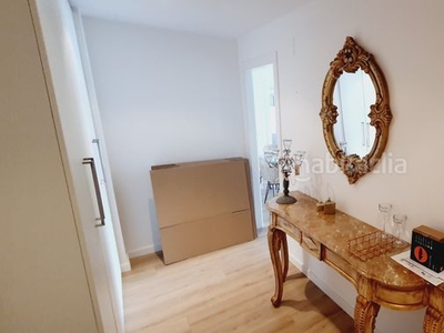 Piso en la mejor zona , al lado de servicios y playas. gran piso de tres dormitorios dobles, dos baños. cocina moderna, suelos de tarima de madera, plaza de parking, trastero, ascensor y piscina comunitaria. solicite su visita. en Cunit