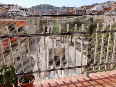 Piso espectacular piso de 4 dormitorios con balcón en Barcelona