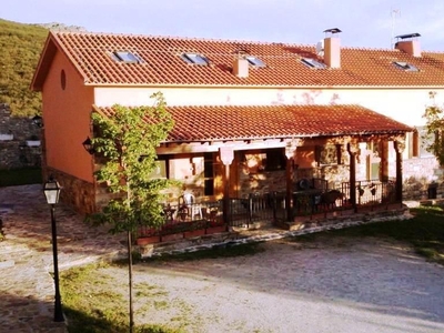 Venta de casa con terraza en Berzosa del Lozoya