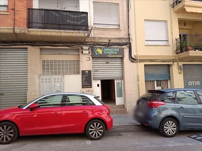 Amplio Local Comercial de 227m2 a la venta en Alcoy por sólo 62.000€ Venta Barri Santa Rosa