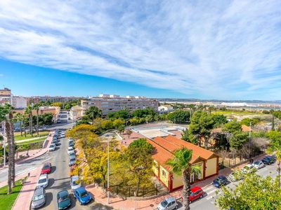 Ático en venta en Playa del Acequión, Torrevieja, Alicante