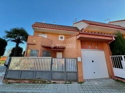 Casa adosada 5 habitaciones, Yunquera de Henares