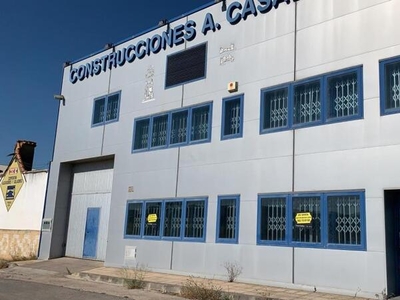 Nave Industrial con oficinas en la entrada Sur de Cáceres Venta Cáceres