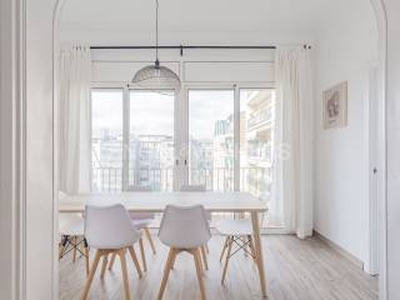 Piso de cuatro habitaciones 150 m², La Nova Esquerra de l'Eixample, Barcelona