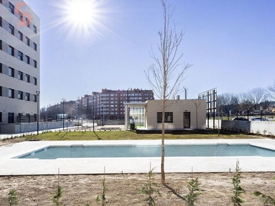 Piso en alquiler en La Victoria - El Cabildo de 3 habitaciones con terraza y piscina