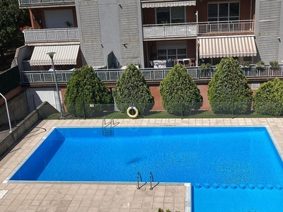 Venta de ático en Barañain de 3 habitaciones con terraza y piscina