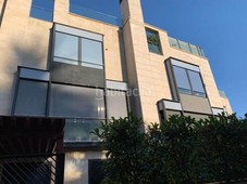 Alquiler Casa unifamiliar Barcelona. Buen estado con terraza 275 m²