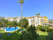 Alquiler Piso Marbella. Piso de tres habitaciones en Bulevar Alfonso Hohenlohe 15. Muy buen estado segunda planta plaza de aparcamiento con terraza