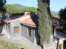 Venta Chalet en Carrer Joan Maragall 50 Premià de Dalt. Muy buen estado plaza de aparcamiento con terraza calefacción individual 380 m²