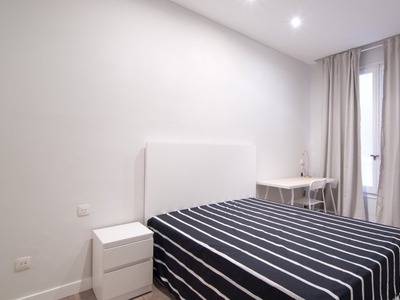 Gran habitación en apartamento de 5 dormitorios en Salamanca, Madrid