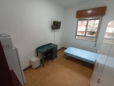 Habitaciones en C/ Xempelar, Bilbao por 425€ al mes