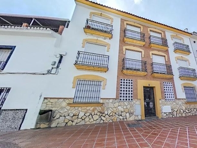 Piso en venta en Nueva, Centro