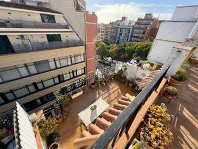 Piso de cuatro habitaciones Calle Varsovia, El Guinardó, Barcelona