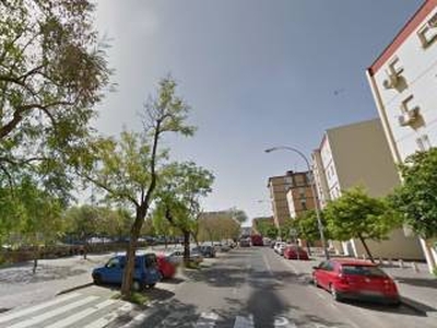 Piso de tres habitaciones Calle Libra, Parque Amate-Santa Aurelia, Sevilla