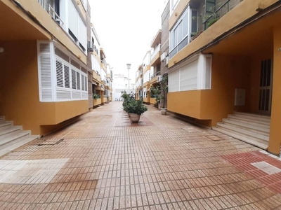 Venta Piso Sevilla. Piso de tres habitaciones en Calle PATRICIO SAENZ. Buen estado primera planta