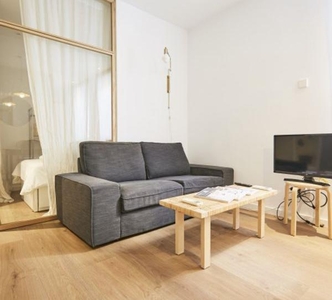 Apartamento de alquiler en Calle de Santa María, Cortes - Huertas