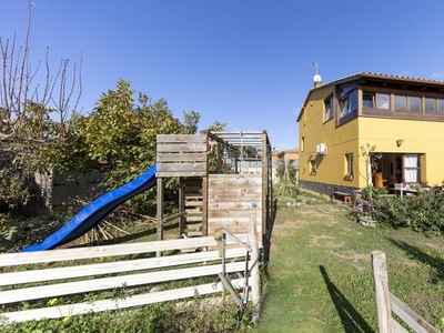 Casa adosada en venta en Vall-llobrega