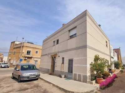 CASA UNIFAMILIAR EN VENTA