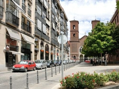 Piso de alquiler en Calle de Isabel Tintero, Palacio