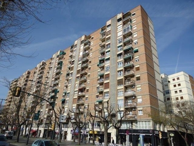 Piso de alquiler en Madrid, 32, Instituts - Universitat