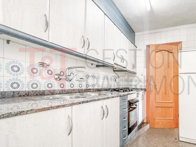 Piso en venta en Carrer de Monturiol, 48, Les Torres