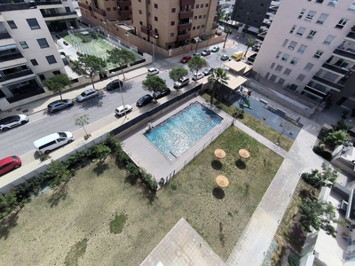 Alquiler de ático en calle Miguel de Molina de 3 habitaciones con terraza y piscina