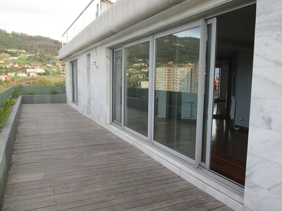 Alquiler de ático en Huca - Prados de 2 habitaciones con terraza y garaje
