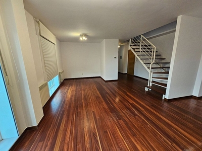 Alquiler de piso en avenida Bilbao de 3 habitaciones con garaje y calefacción