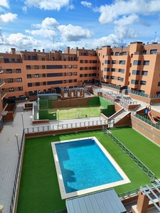 Ático en venta en calle Isaac Peral de 2 habitaciones con terraza y piscina