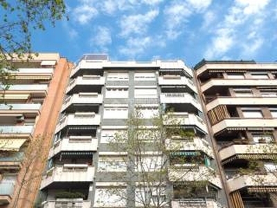 Piso de tres habitaciones a reformar, sexta planta, Les Corts, Barcelona