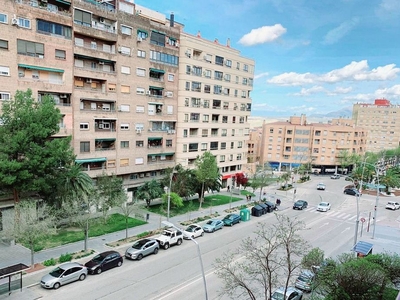 Alquiler de piso en avenida De Andalucía de 3 habitaciones con terraza y garaje
