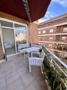 Piso en alquiler en calle De Moreto de 1 habitación con terraza y balcón