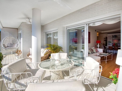 Piso en alquiler en Port d'Aro de 2 habitaciones con terraza y piscina