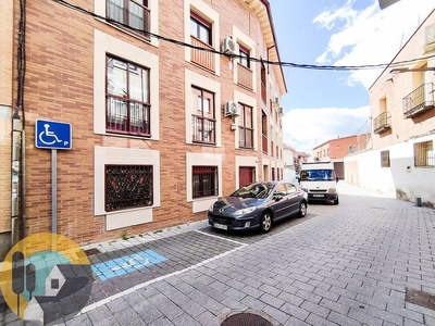 Piso en venta en Centro - Azuqueca de Henares de 3 habitaciones con terraza y garaje