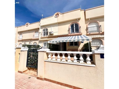 Preciosa casa adosada situada en el centro de La Florida, Orihuela Costa