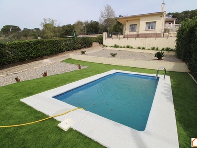 Preciosa casa con piscina cerca de Lloret de mar y de sus playas!!