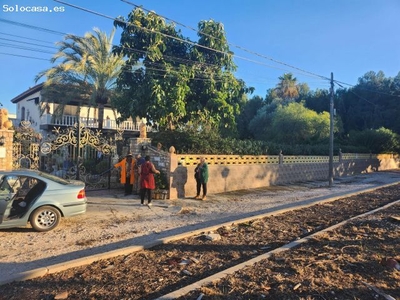 Tres parcelas urbanas con Gran Casa de playa de La Almandraba,en Les Marines