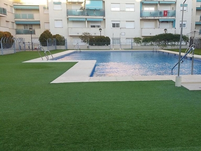 Venta de piso en calle María Malibrán de 3 habitaciones con piscina y garaje