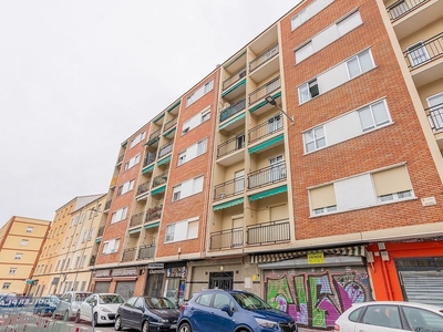 Venta de piso en Garrido Norte - Chinchibarra de 3 habitaciones con balcón y calefacción
