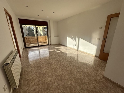 Venta de piso en Montilivi - Palau de 4 habitaciones con terraza y piscina