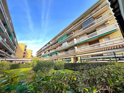 Venta de piso en Puerta de Murcia - Colegios de 3 habitaciones con terraza y jardín