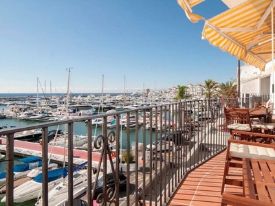 Alquiler apartamento en muelle de ribera 1 apartamento con 3 habitaciones amueblado con ascensor, parking, calefacción, aire acondicionado y vistas al mar en Marbella