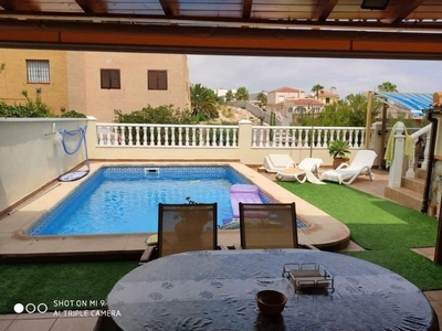 Chalet en venta en Los Balcones, Alicante