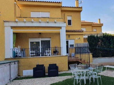 Chalet independiente en venta con piscina Oltamar Calpe.