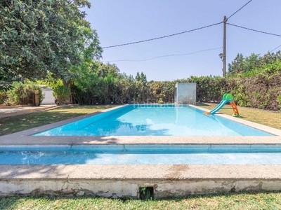Chalet parcela con vivienda y piscina a la venta en Villanueva del Ariscal
